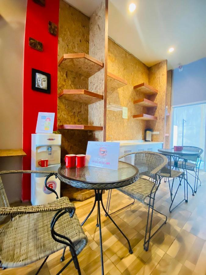 Frutta Hostel Patong Екстер'єр фото
