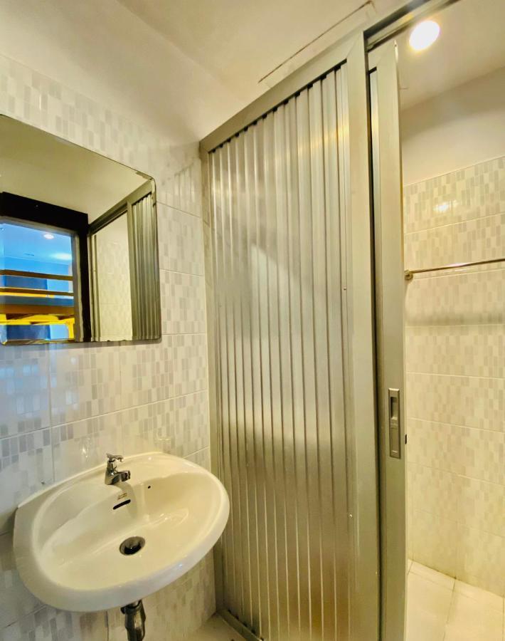 Frutta Hostel Patong Екстер'єр фото