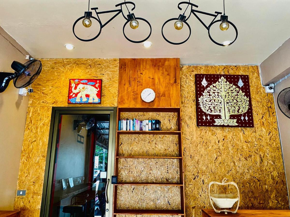 Frutta Hostel Patong Екстер'єр фото