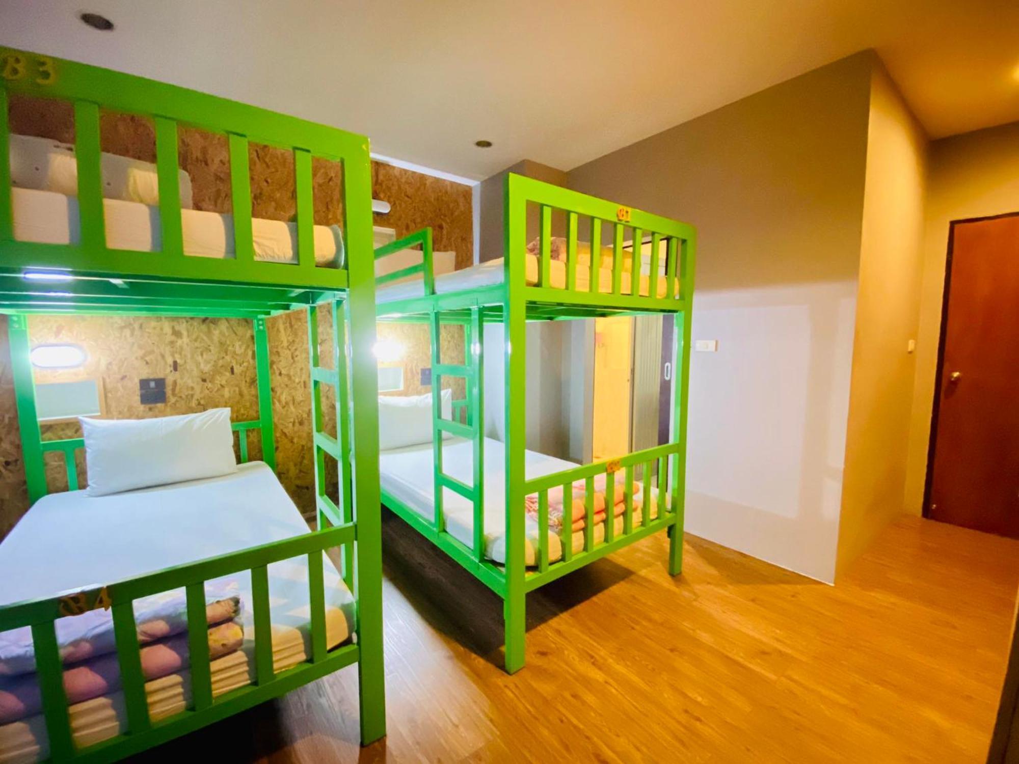 Frutta Hostel Patong Екстер'єр фото